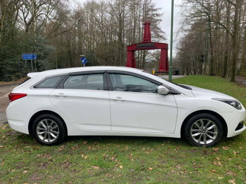 Hyundai i40  CRDI S BLUE DRIVE