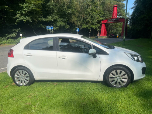 Kia Rio  1.3 2