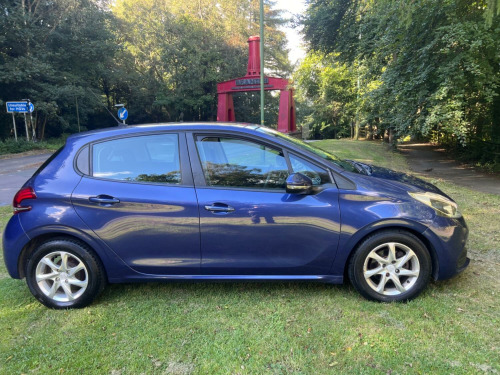 Peugeot 2008 Crossover  1.6 BlueHDi Allure