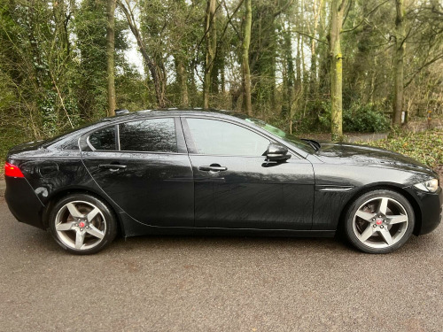 Jaguar XE  2.0 d Prestige