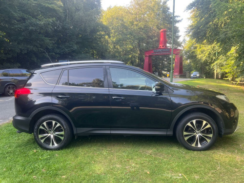 Toyota RAV4  2.2 D-4D Invincible