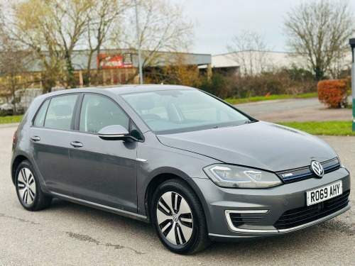 Volkswagen Golf  35.8kWh e-Golf