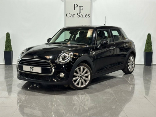 MINI Hatch  1.5 COOPER 5d 134 BHP ** 1 OWNER FROM NEW **