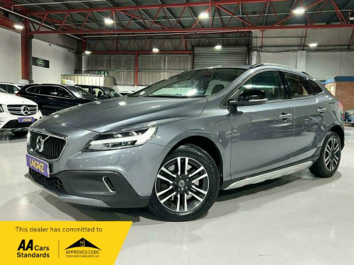 Volvo V40  2.0 D2 Cross Country Euro 6 (s/s) 5dr Hatchback Manual