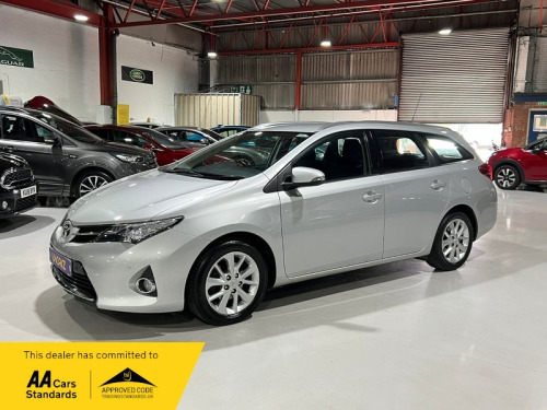 Toyota Auris  1.6 V-Matic Icon Touring Sports 5dr Petrol Multidrive S Euro 5 (132 ps)