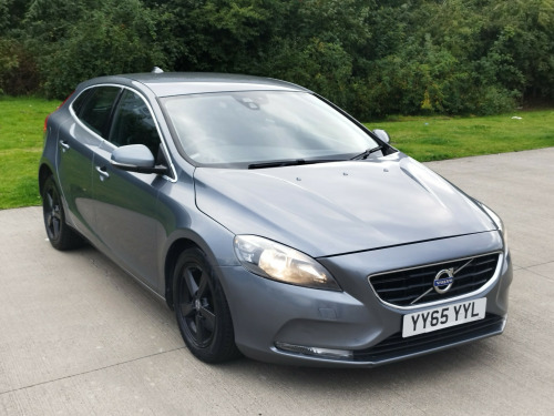 Volvo V40  2.0 D2 SE Nav Hatchback 5dr Diesel Manual Euro 6 (s/s) (120 ps)