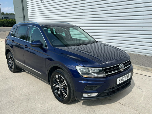 Volkswagen Tiguan  2.0 TDI BlueMotion Tech SE Navigation SUV 5dr Diesel Manual 4Motion Euro 6 