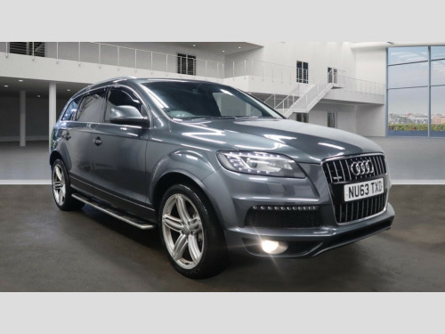 Audi Q7  TDI QUATTRO S LINE PLUS 5-Door - 7 SEATS-AUTOMATIC- SATNAV-PARKING SENSORS!