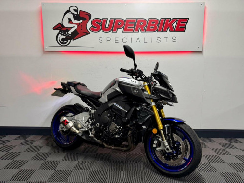 YAMAHA MT-10  1000 SP Hyper-naked Euro 4 