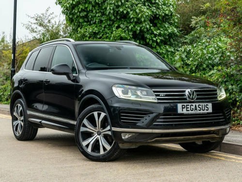 Volkswagen Touareg  3.0 V6 R-LINE TDI BLUEMOTION TECHNOLOGY 5d 259 BHP