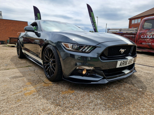 Ford Mustang  5.0 V8 GT 2dr