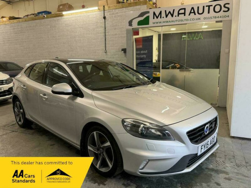 Volvo V40  1.6 T3 R-Design Nav Hatchback 5dr Petrol Manual Euro 5 (s/s) (150 ps) 