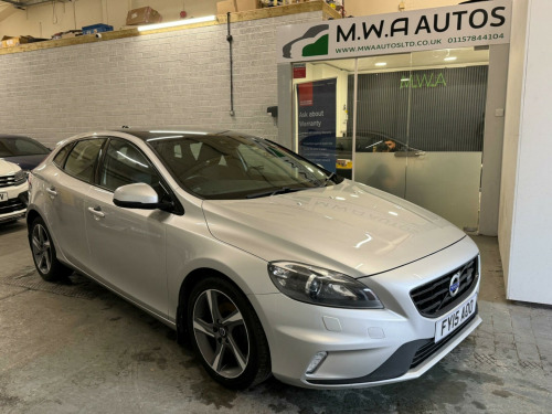Volvo V40  1.6 T3 R-Design Nav Hatchback 5dr Petrol Manual Euro 5 (s/s) (150 ps)