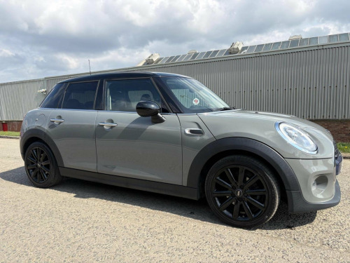 MINI Hatch  1.5 Cooper Euro 6 (s/s) 5dr