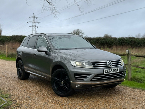 Volkswagen Touareg  3.0 TDI V6 BlueMotion Tech R-Line Tiptronic 4WD Euro 6 (s/s) 5dr