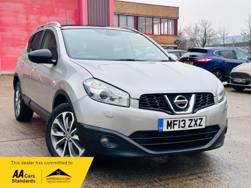 Nissan Qashqai  1.6 Tekna SUV 5dr Petrol CVT 2WD Euro 5 (AVM) (117 ps)