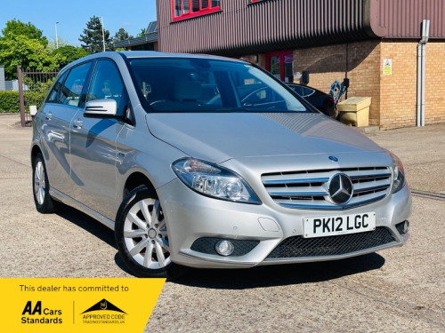 Mercedes-Benz B-Class B180 1.6 B180 BlueEfficiency SE MPV 5dr Petrol Manual Euro 5 (s/s) (122 ps)
