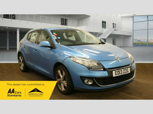 Renault Megane  1.6 16V Dynamique TomTom Hatchback 5dr Petrol Manual Euro 5 (110 ps)