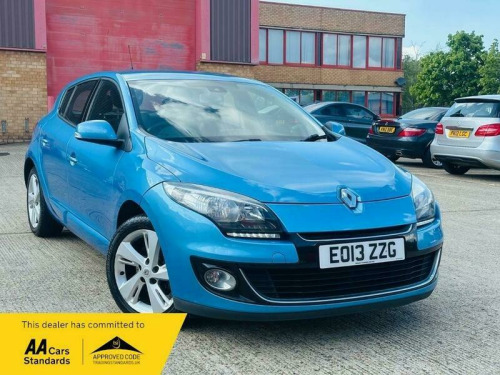 Renault Megane  1.6 16V Dynamique TomTom Hatchback 5dr Petrol Manual Euro 5 (110 ps)