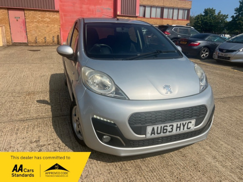 Peugeot 107  1.0 12V Allure Hatchback 5dr Petrol Manual Euro 5 (68 ps)