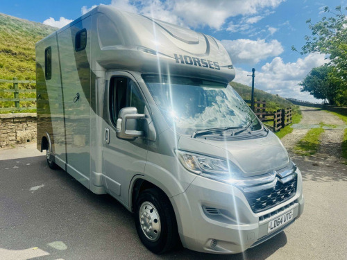 Citroen Relay  2.2 HDi 35 Regent Built Horsebox (195 g/km, 130 bhp) TAKES 2 16 HANDS HORSE