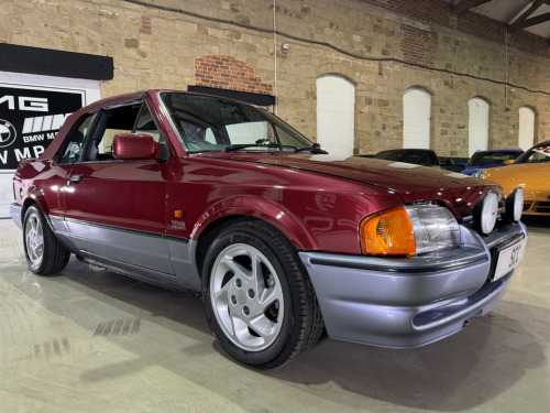 Ford Escort  1.6 XR3i Two-Tone Convertible 2dr Petrol Manual (103 bhp)