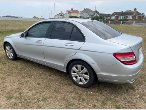 Mercedes-Benz C-Class C220 C220 CDI BLUEEFFICIENCY EXECUTIVE SE 4-Door