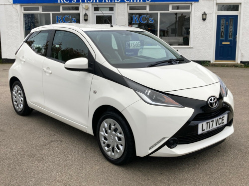 Toyota AYGO  1.0 VVT-i X-Play 5dr Only 9800 Miles!!