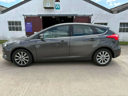 Ford Focus  1.0 EcoBoost 125 Titanium 5dr