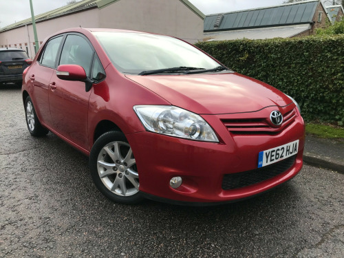 Toyota Auris  1.6 V-Matic Colour Collection Hatchback 5dr Petrol Manual Euro 5 (132 ps)