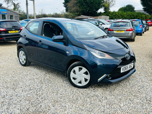 Toyota AYGO  1.0 VVT-i x-play Hatchback 5dr Petrol Manual Euro 5 Euro 5 (68 ps)