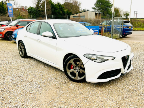 Alfa Romeo Giulia  2.2 TD Speciale Saloon 4dr Diesel Auto Euro 6 (s/s) (180 ps)