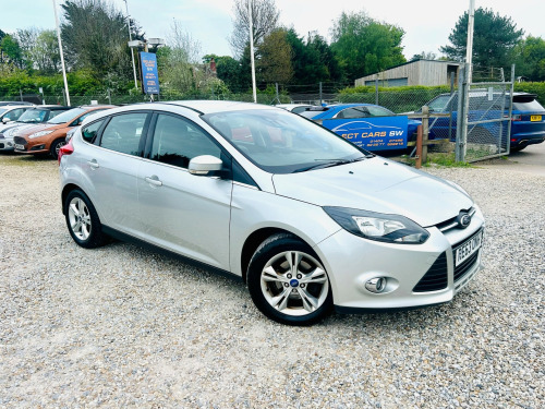 Ford Focus  1.6 Zetec Hatchback 5dr Petrol Powershift Euro 5 (125 ps)