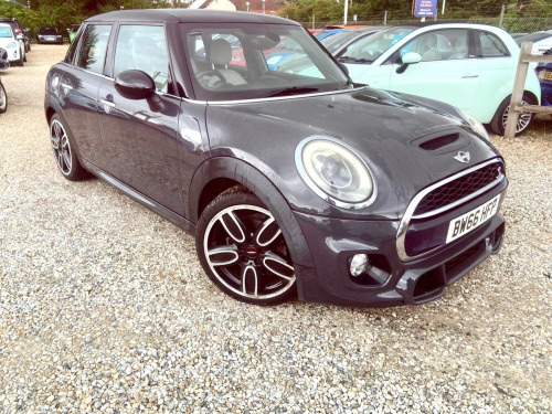 MINI Hatch  2.0 Cooper SD Hatchback 5dr Diesel Auto 6Spd Euro 6 (s/s) (170 ps)