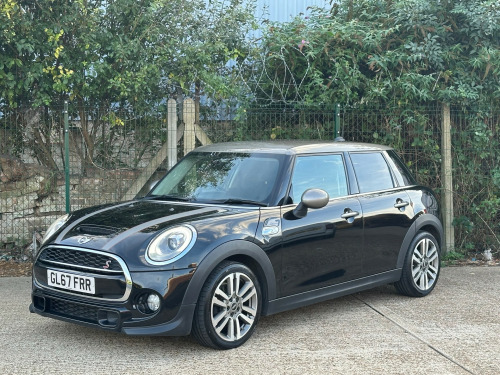 MINI Hatch  2.0 Cooper SD Seven Hatchback 5dr Diesel Auto 6Spd Euro 6 (s/s) (170 ps)