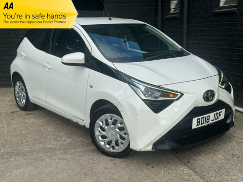 Toyota AYGO  1.0L VVT-I X-PLAY 5d 69 BHP FULL SERVICE HISTORY -