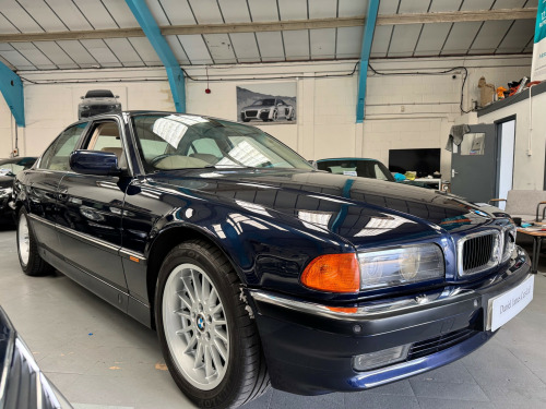 BMW 7 Series 740 740i V8 4dr Auto