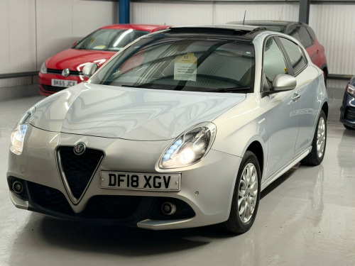 Alfa Romeo Giulietta  1.6 JTDM-2 Tecnica Euro 6 (s/s) 5dr 