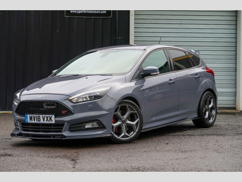Ford Focus  2.0 T EcoBoost ST-3