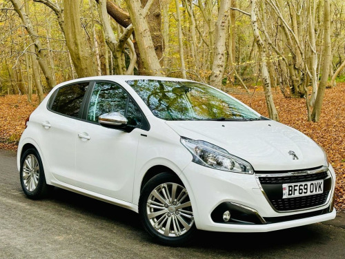 Peugeot 208  Signature PureTech S/S