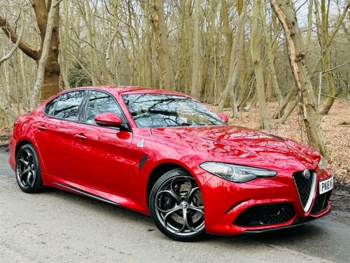 Alfa Romeo Giulia  V6 Bi-T Quadrifoglio Auto 