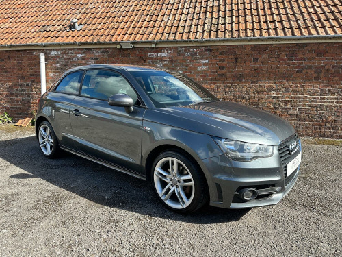 Audi A1  1.6 TDI S line
