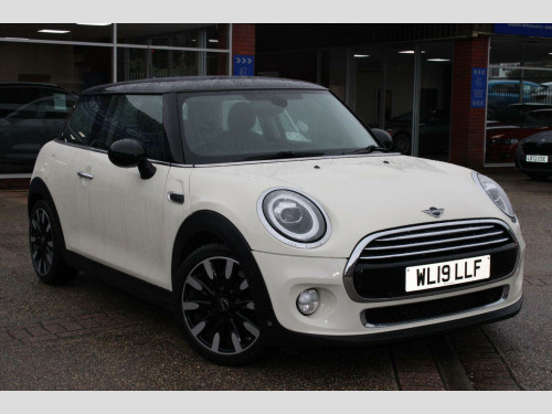 MINI Hatch  1.5 Cooper Exclusive Euro 6 (s/s) 3dr 