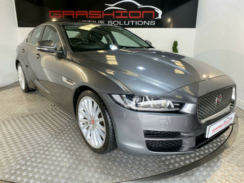 Jaguar XE  2.0d Portfolio Saloon 4dr Diesel Auto Euro 6 (s/s) (180 ps)