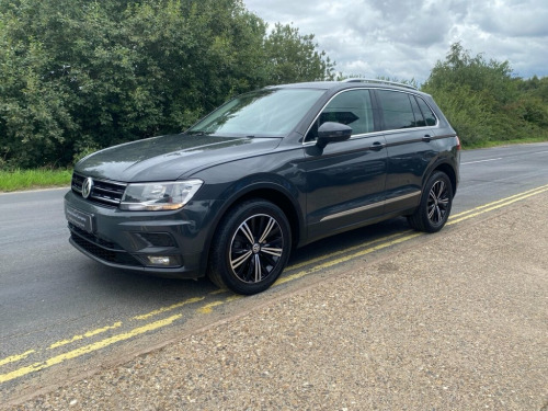 Volkswagen Tiguan  2.0 TDI SE Navigation SUV 5dr Diesel DSG 4Motion E