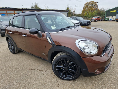 MINI Countryman  2.0 Cooper SD SUV 5dr Diesel Manual ALL4 Euro 5 (s/s) (143 ps)