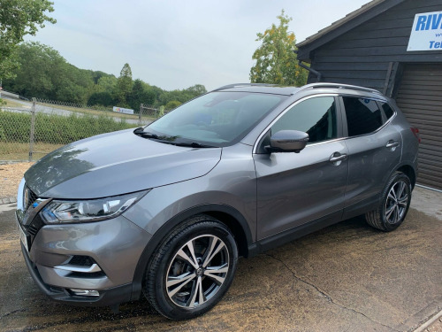 Nissan Qashqai  1.2 DIG-T N-Connecta Euro 6 (s/s) 5dr