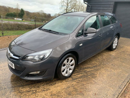 Vauxhall Astra  1.6 16V Design Sports Tourer Auto Euro 5 5dr 