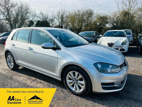 Volkswagen Golf  1.6 TDI BlueMotion Tech SE Euro 5 (s/s) 5dr