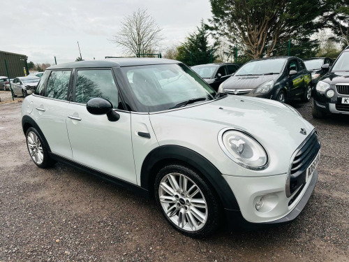 MINI Hatch  1.5 Cooper Euro 6 (s/s) 5dr 